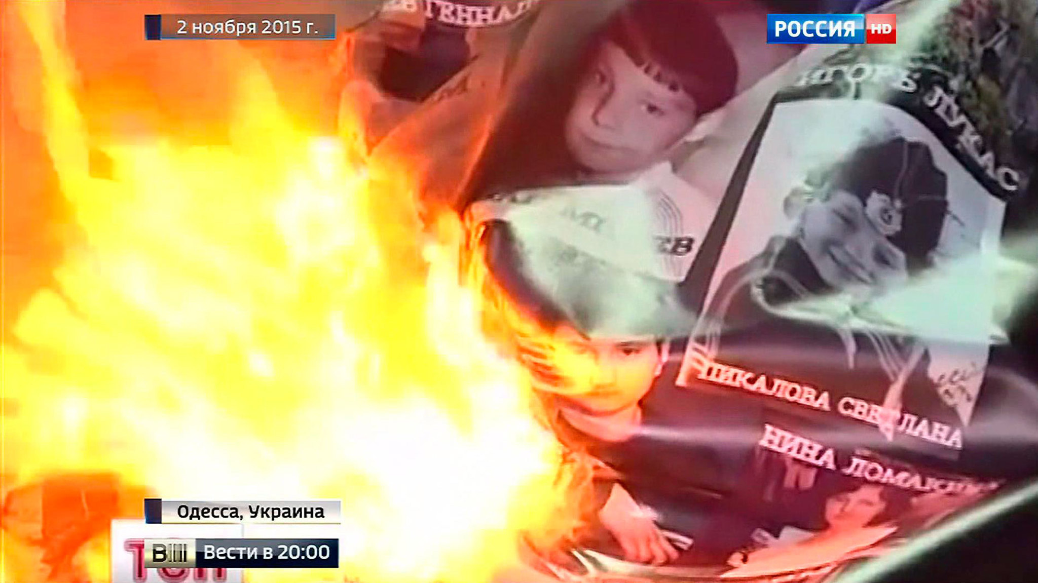 Едины и в горе, и в радости: россияне почтили память жертв крушения А321