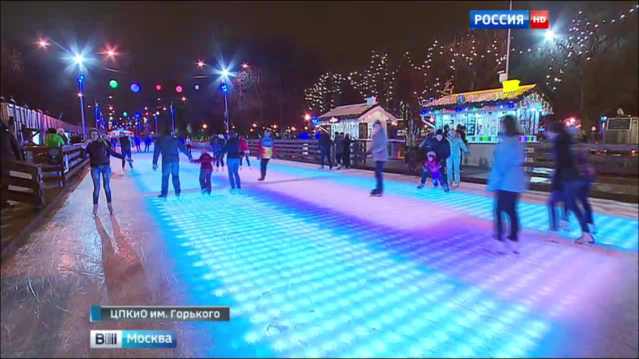 Москвичи открыли ледовый сезон