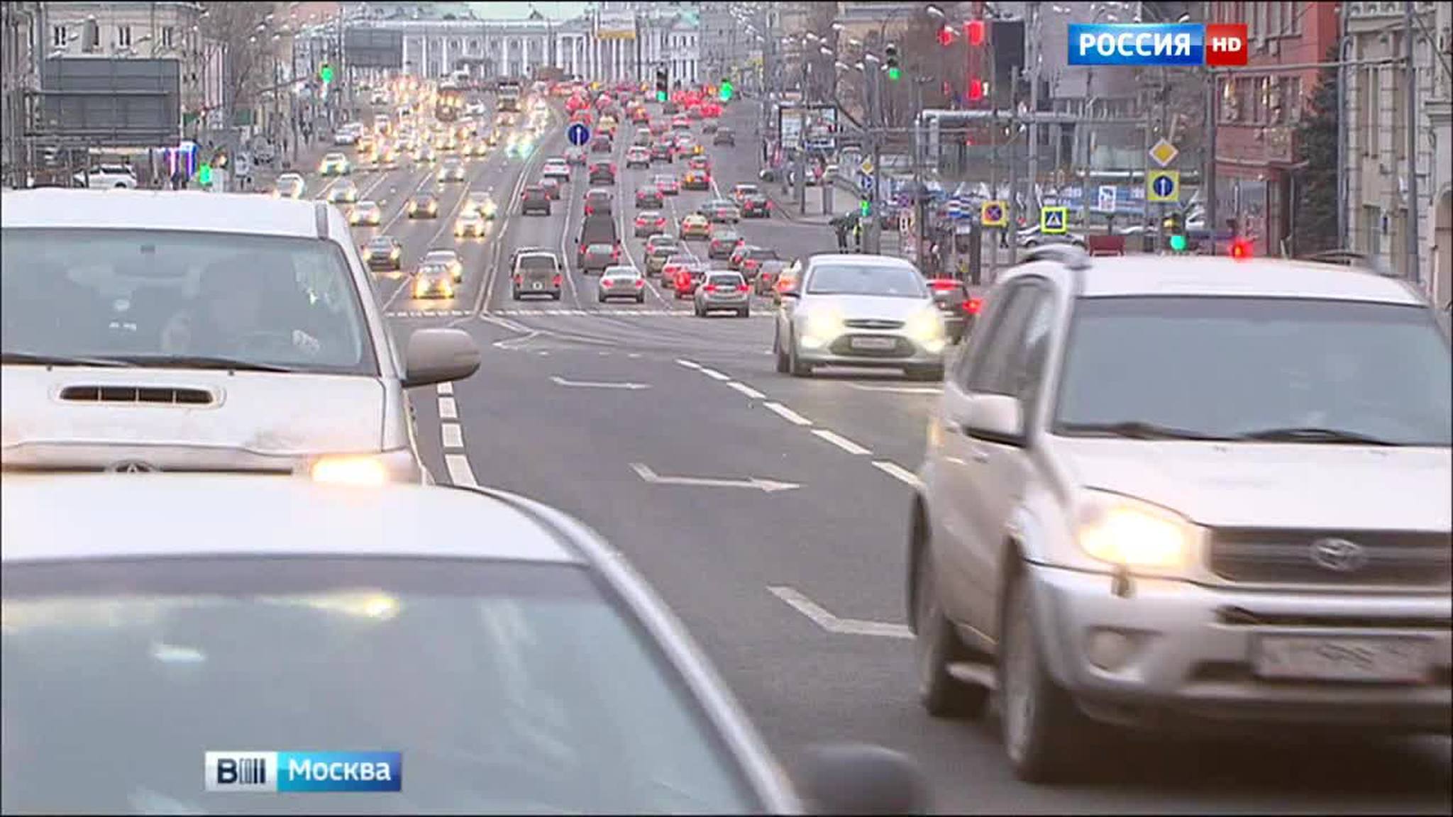 Московские водители привыкают к изогнутой разметке