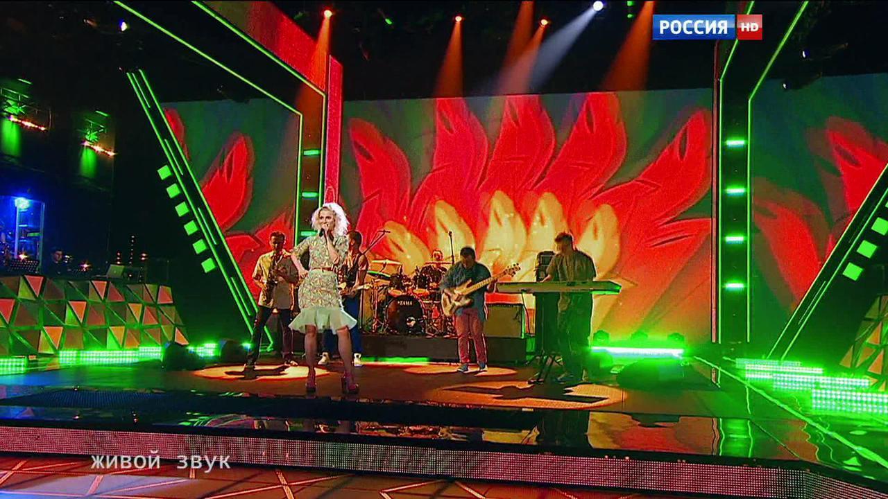 Эфир от 12.12.2015. Мария Клишина с песней "Остров невезения"