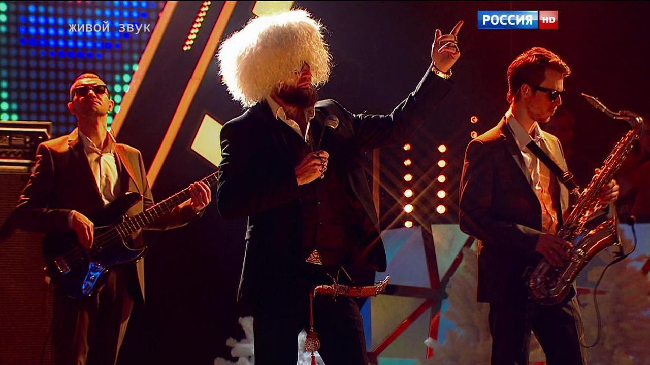 Эфир от 19.12.2015. Группа "Рекордс оркестр с песней "О Душамбе"