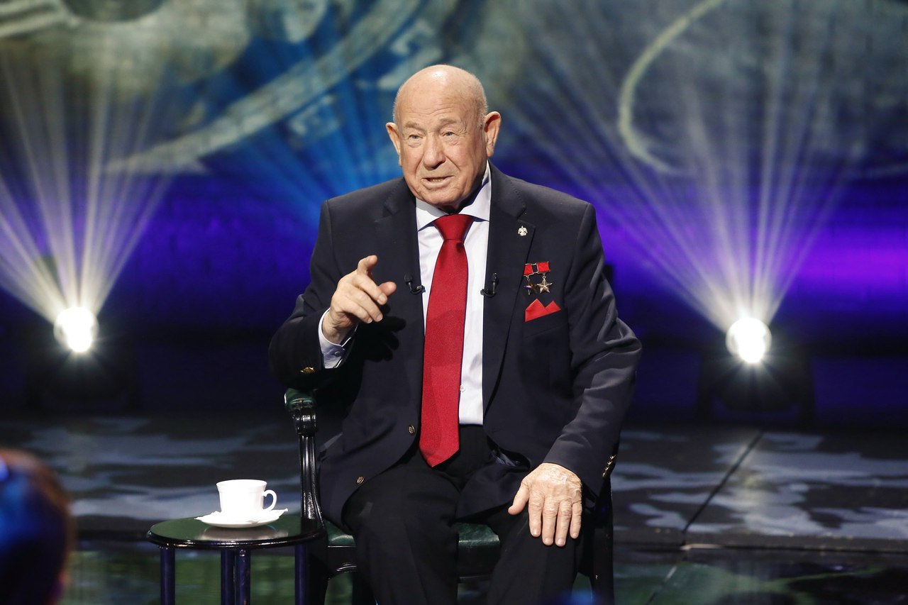 Алексей Леонов