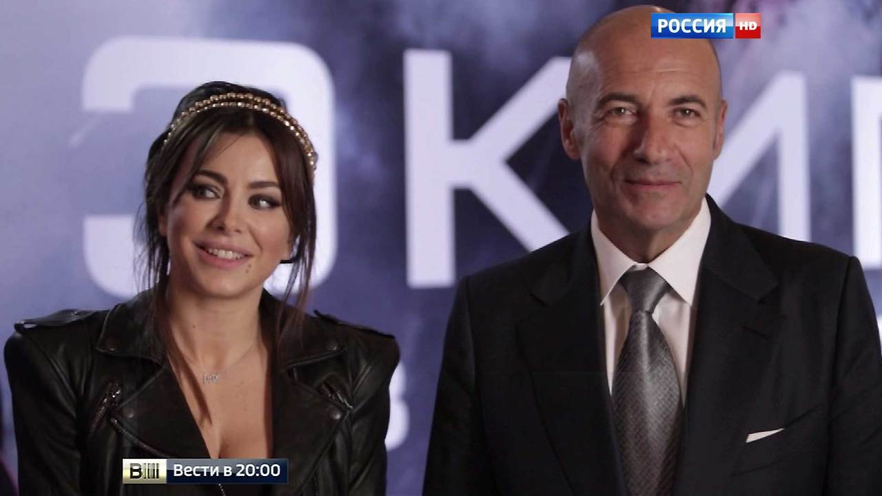 В слезах и восторге: "Экипаж" посмотрели первые зрители (сюжет программы "Вести")