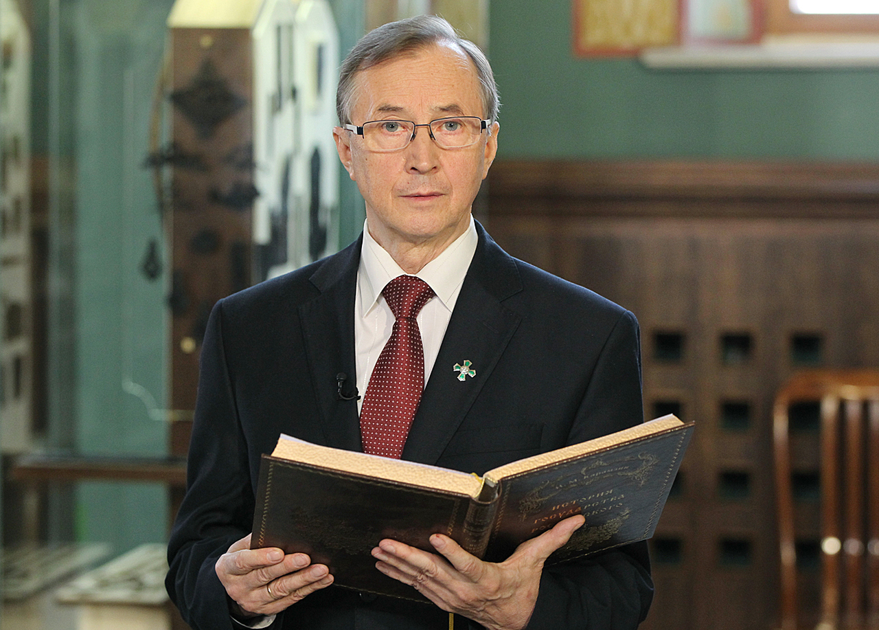 Читает Николай Бурляев