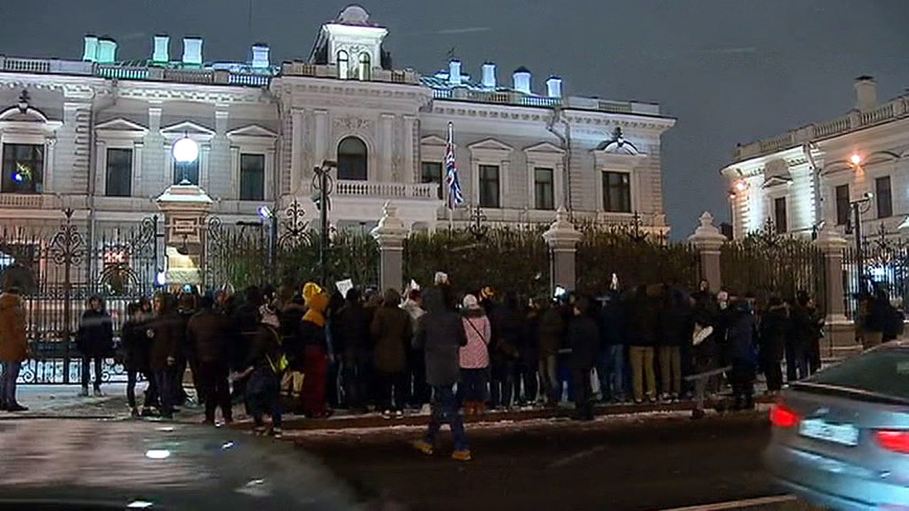 Вторая волна: акция протеста прошла у резиденции британского посла в Москве