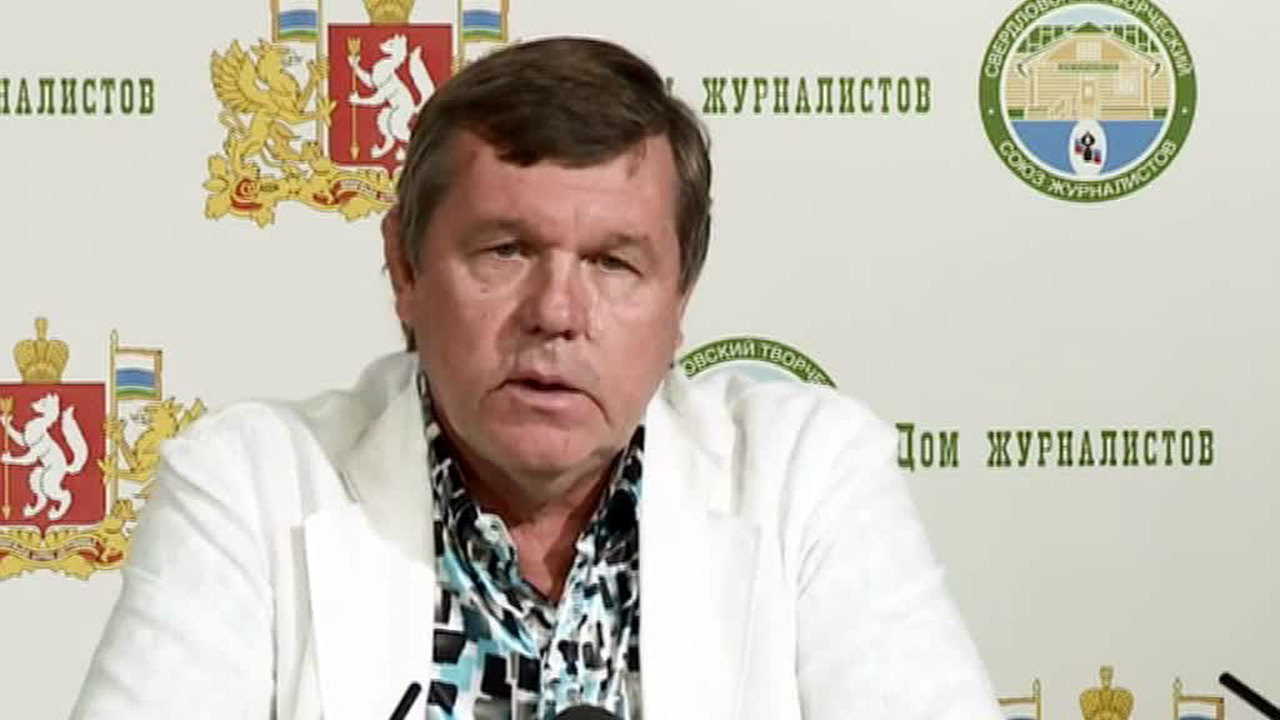 Популярного шансонье Александра Новикова обвиняют в мошенничестве