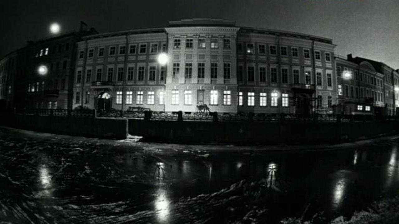 Пушкина нет дома