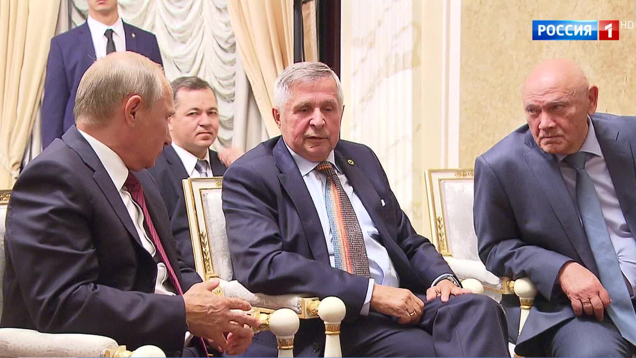 Путин посмотрел фильм "Салют-7"