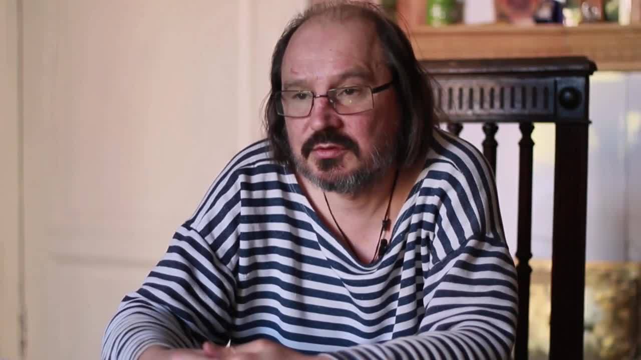 Выставка-путешествие по киновселенной Алексея Балабанова открывается в Петербурге