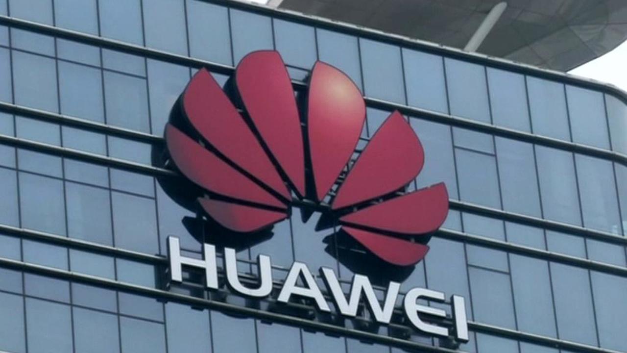Huawei хочет заменить Android на российскую операционку