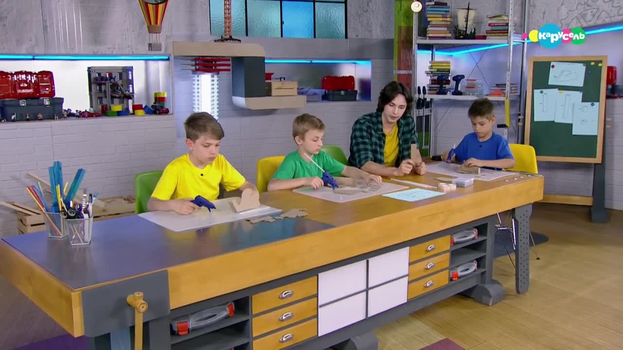 Диспенсер для скотча