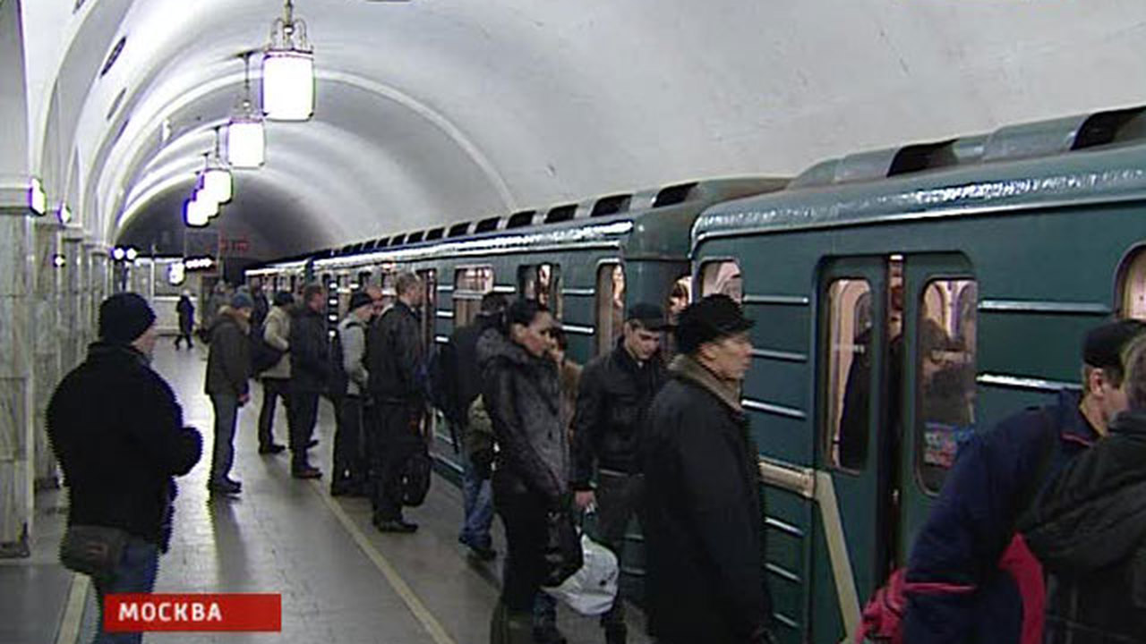 Пассажиров московского метро "тестируют" на подозрительность