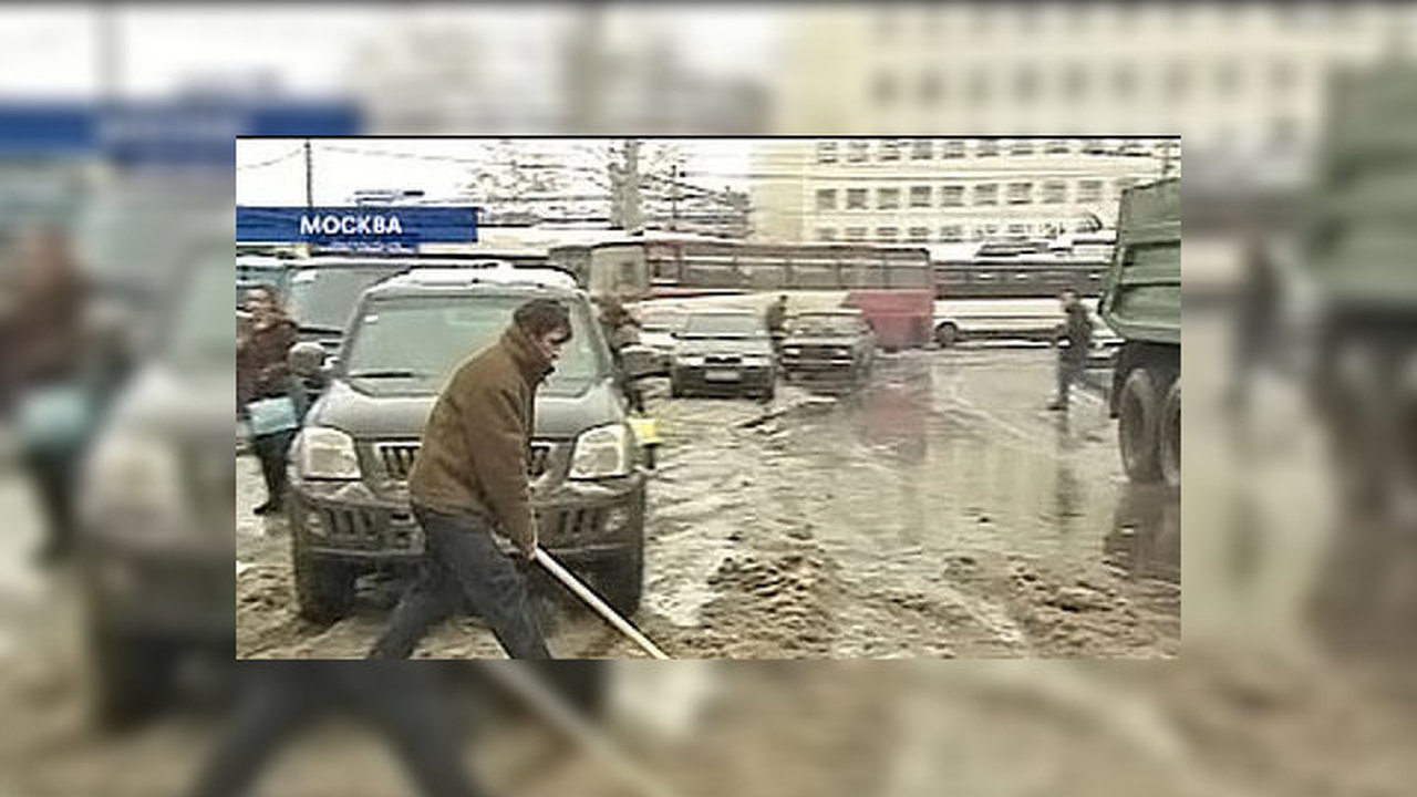 Московские власти усовершенствовали технологию уборки снега с дорог и тротуаров
