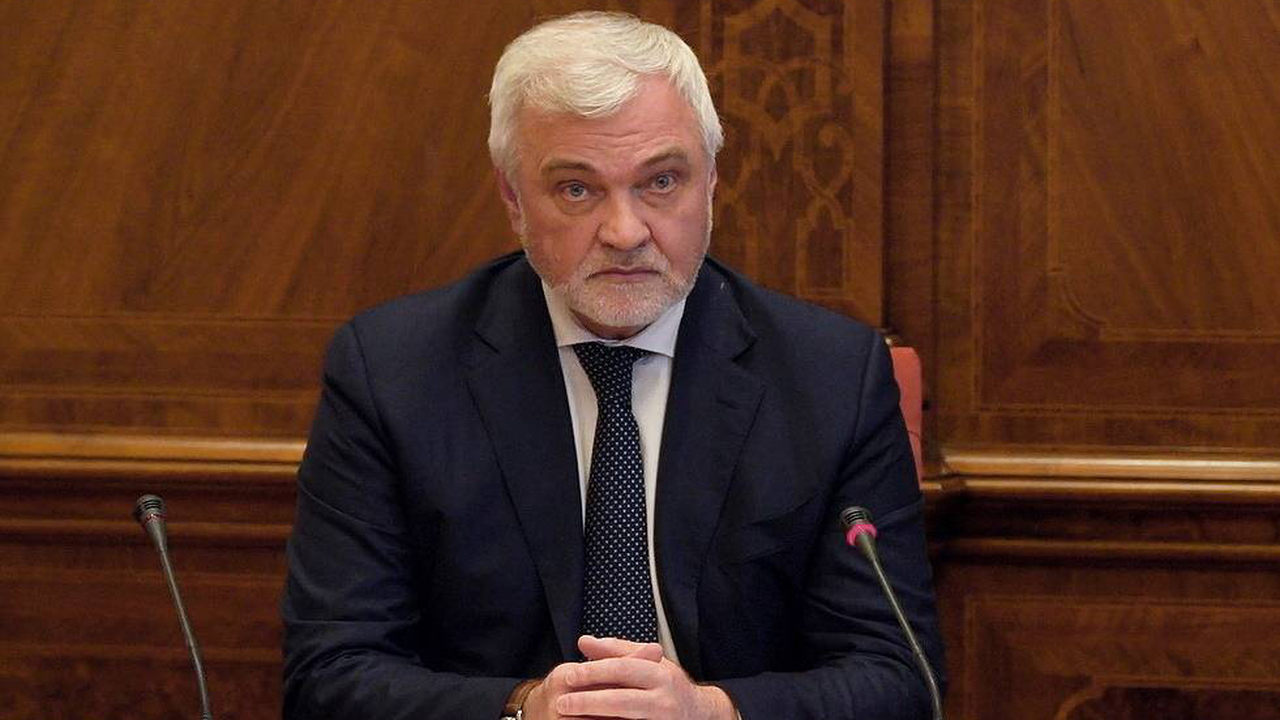 Глава Республики Коми Владимир Уйба был известным врачом, а стал губернатором – и теперь полиция и народ ему не указ