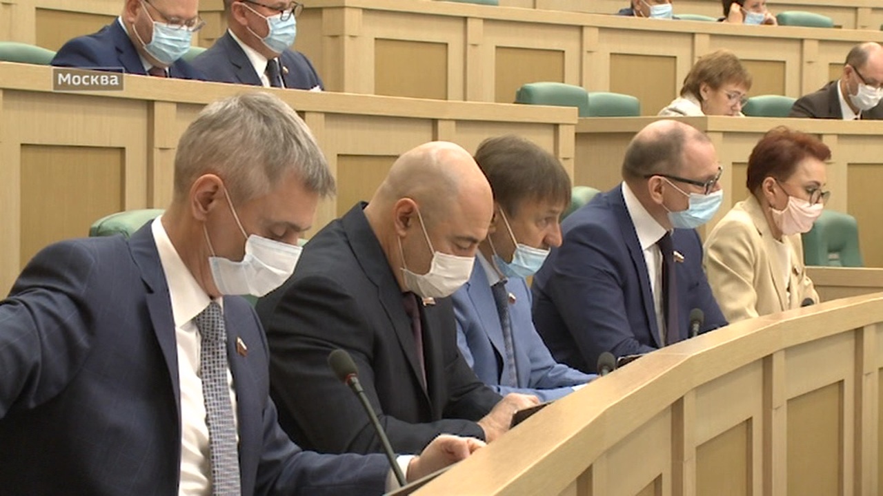 Фейки в Интернете, проблемы строительной отрасли и Парад Победы