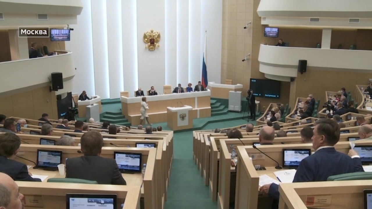 Итоги весенней парламентской сессии, проблема обманутых дольщиков, поддержка туризма