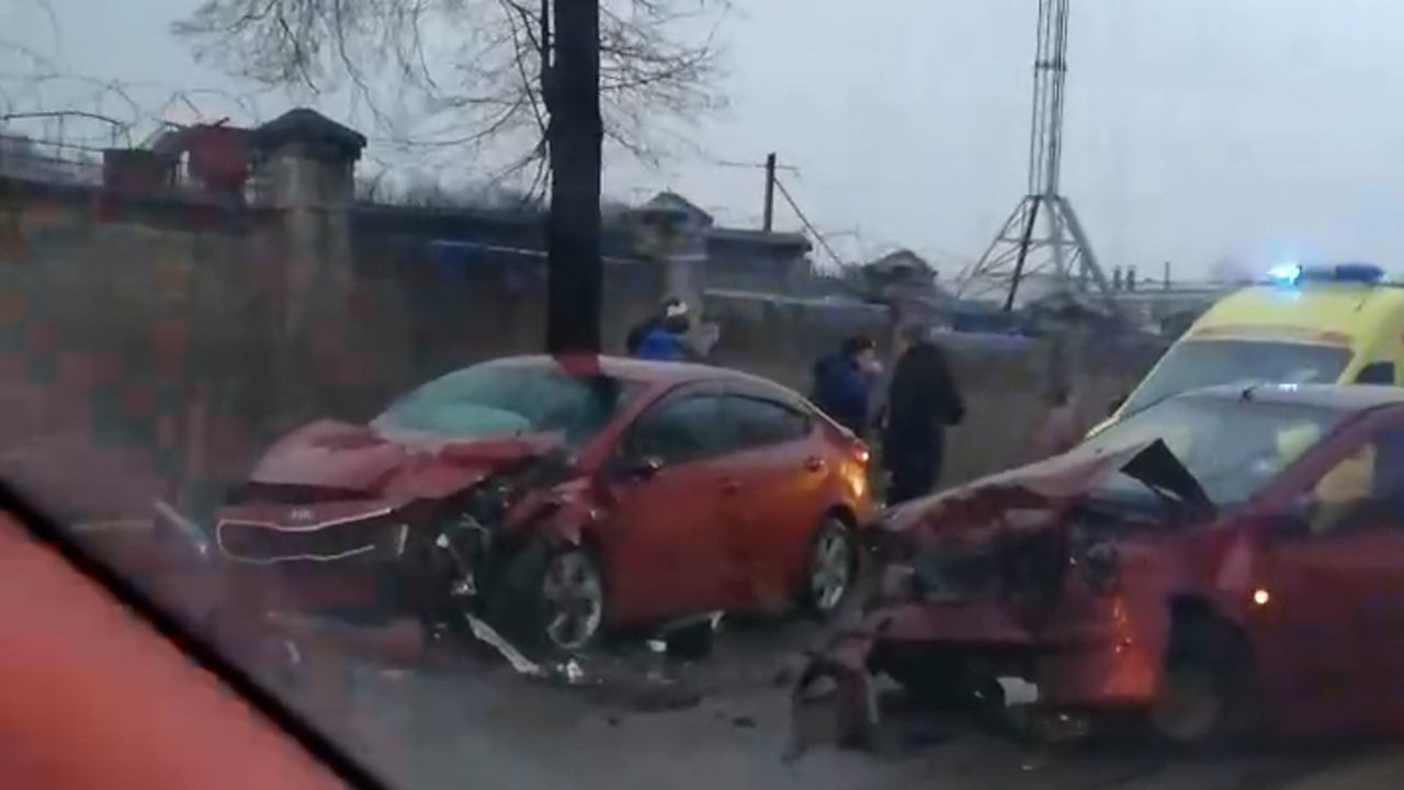 Авария в Смоленске попала на видео