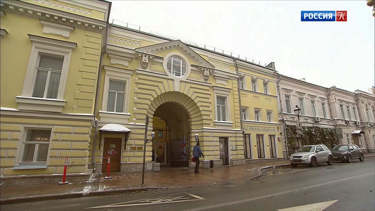 В "Геликон-опере" открылся мобильный пункт вакцинации