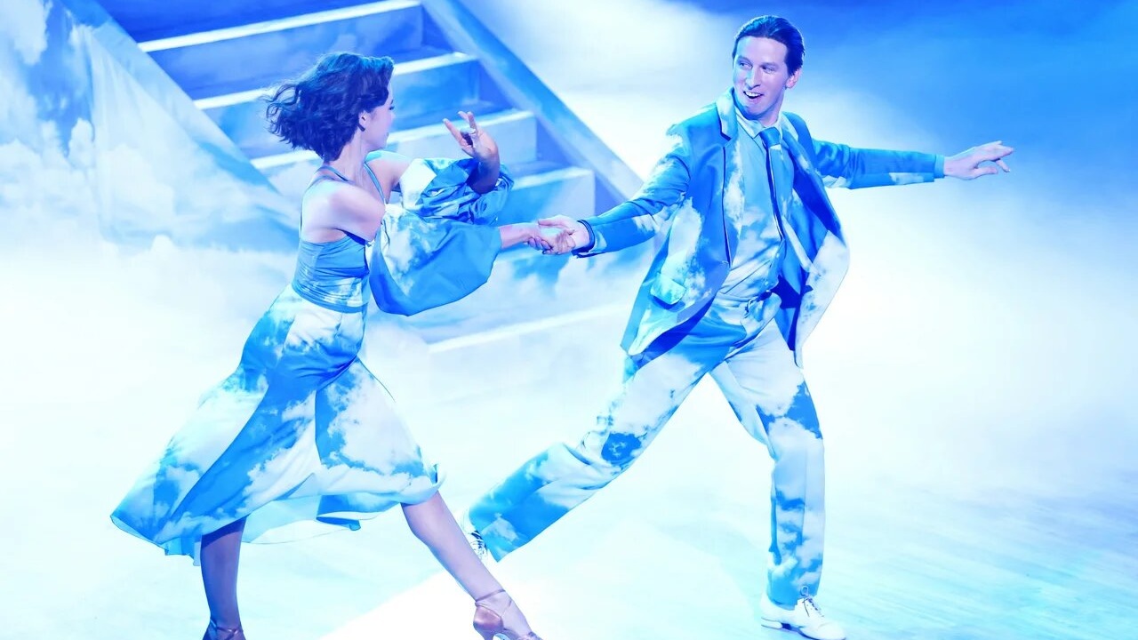 Блиц с Дмитрием Лысенковым: о танцах на барной стойке и кино