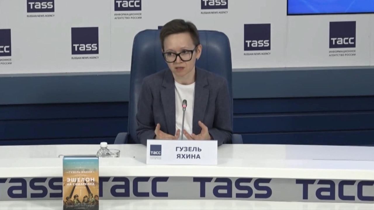 Гузель Яхина рассказала о новом романе "Эшелон на Самарканд"