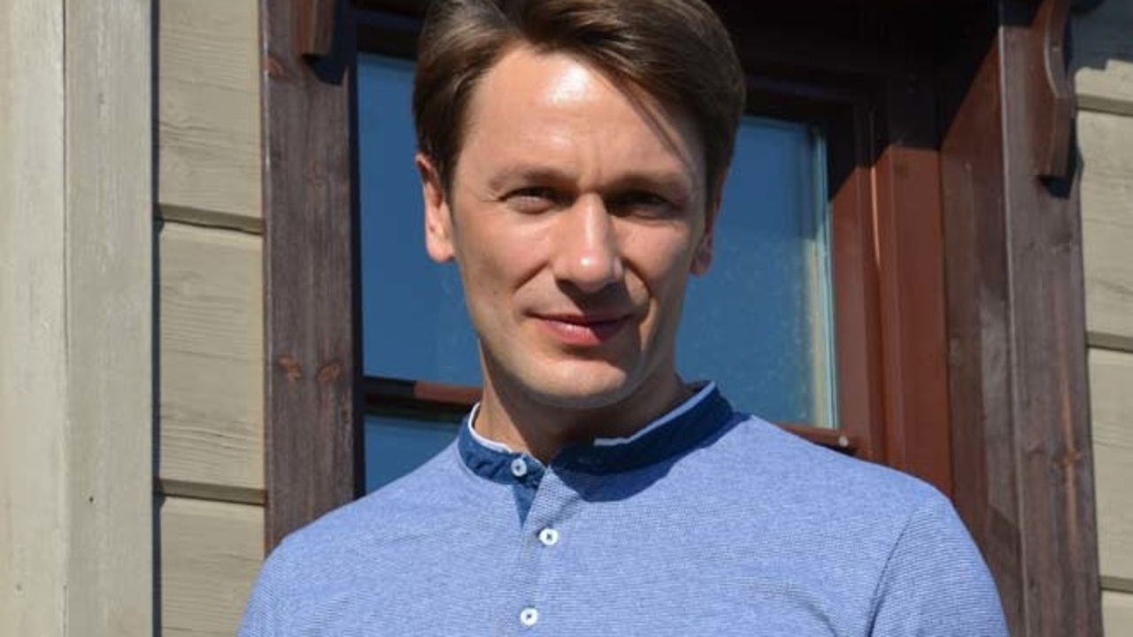 По разным берегам