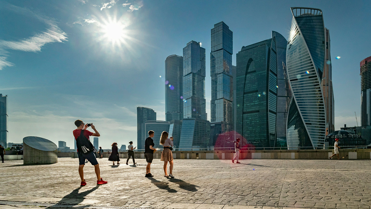 В Москве сегодня последний в этом сезоне по настоящему теплый день