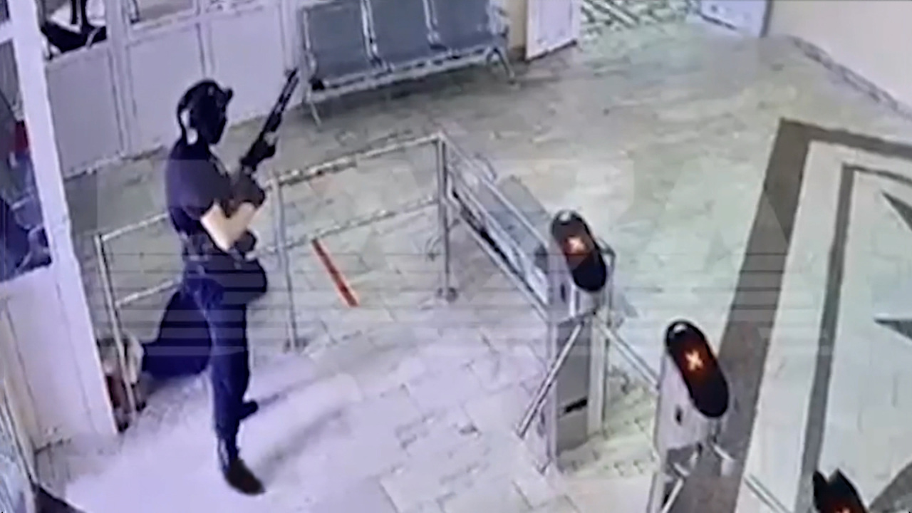 Напавший на пермский университет владел оружием законно
