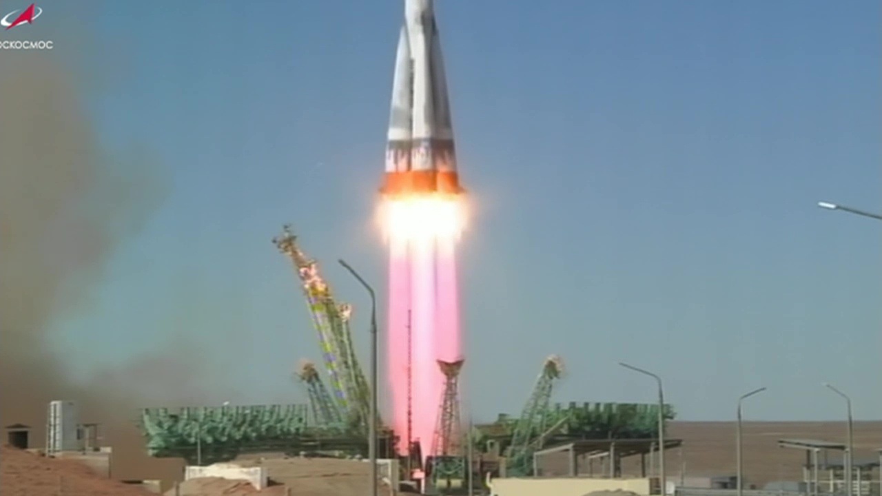 Корабль "Союз МС-19" с киноэкипажем выведен на орбиту