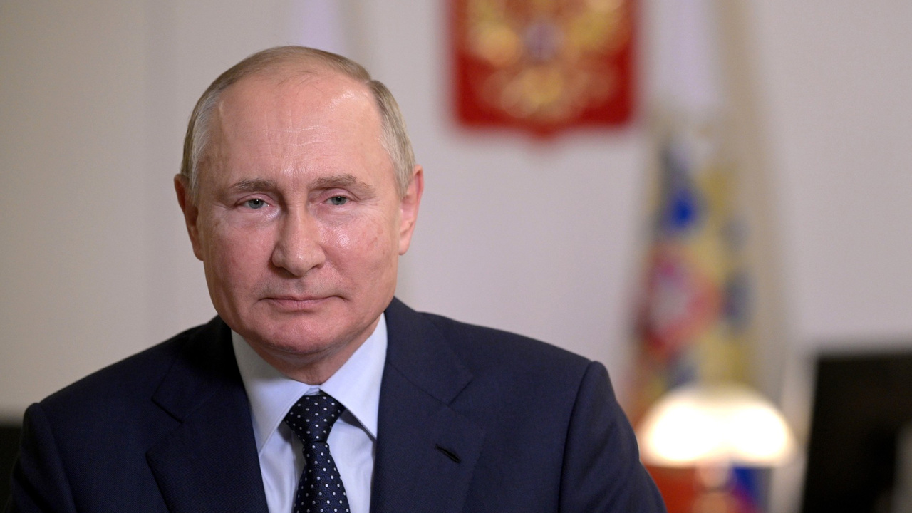 Путин направил поздравления лыжнику Большунову