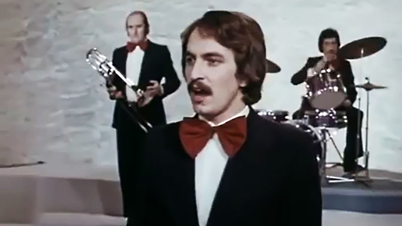 Поет вокально-инструментальный ансамбль "Синяя птица" (1979)