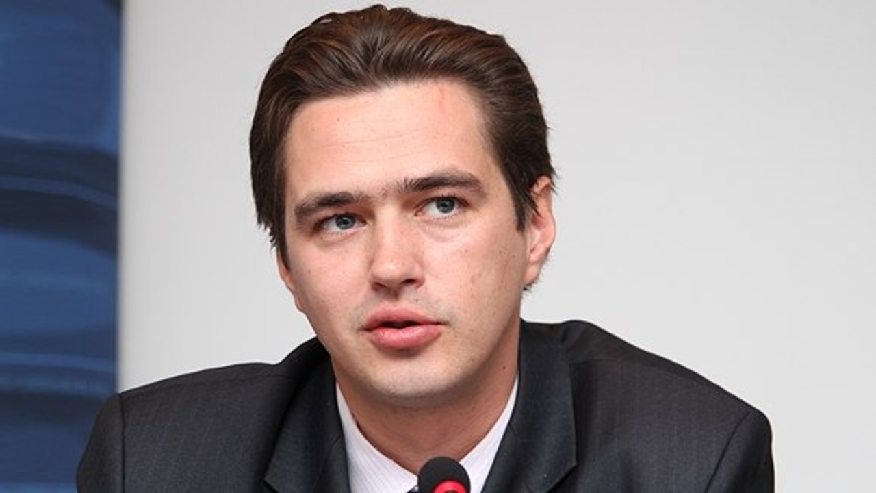 Идея о замене водительских прав раз в 20 лет имеет мало общего с реальностью
