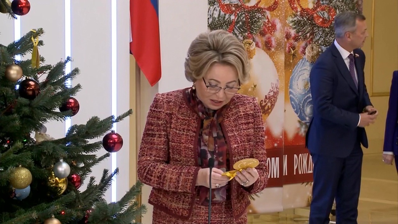 Угроза "омикрона", иностранный контингент, "Елка желаний"