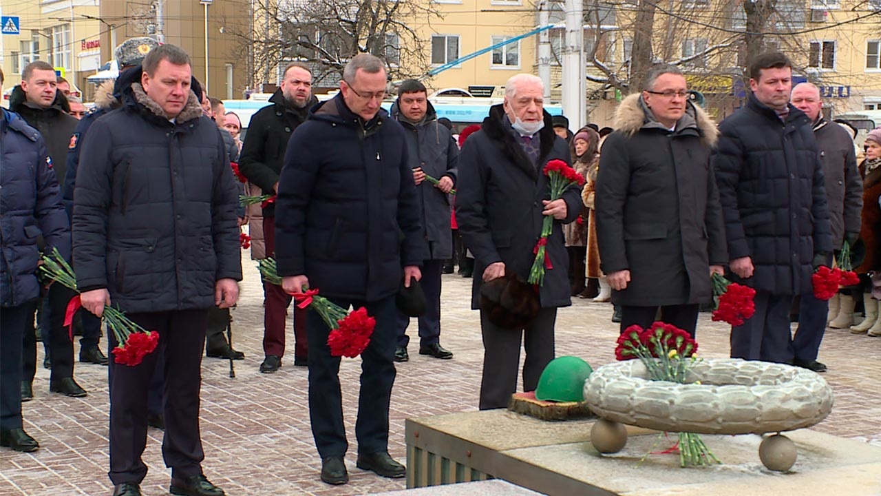 В Калуге возложили цветы в честь годовщины освобождения города