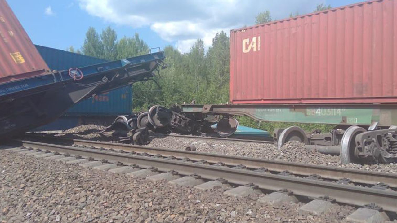 В Приамурье полностью восстановили движение на перегоне, где с рельсов сошел поезд
