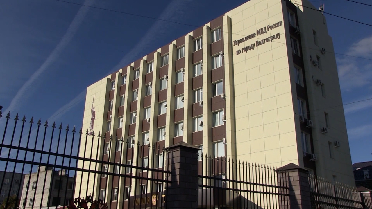 Волгоградец украл золотые серьги у 9-летней девочки