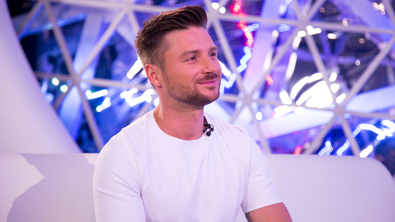 Сергей Лазарев: "Надо совмещать музыку и театр, выходных практически нет"