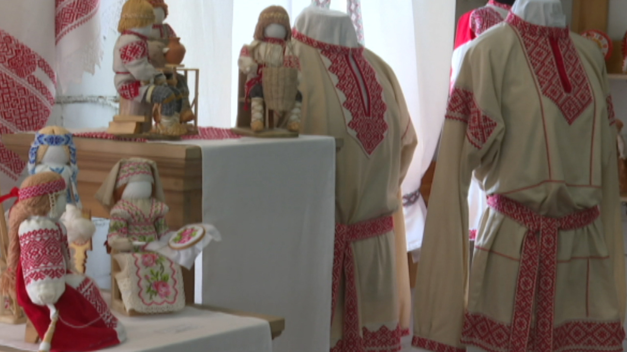 "Рукодельная изба" — выставка о быте наших предков открылась в Ремесленном подворье Иркутского областного Дома народного творчества