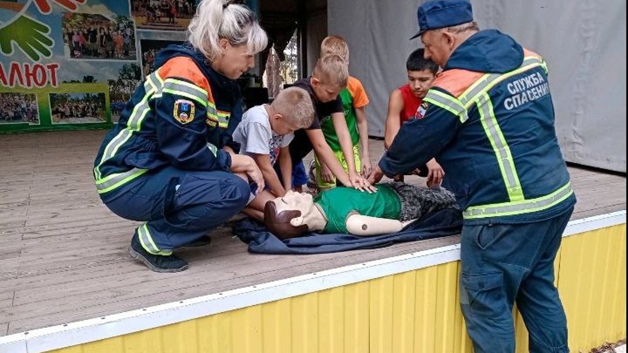 О правилах оказания первой помощи рассказали спасатели детям
