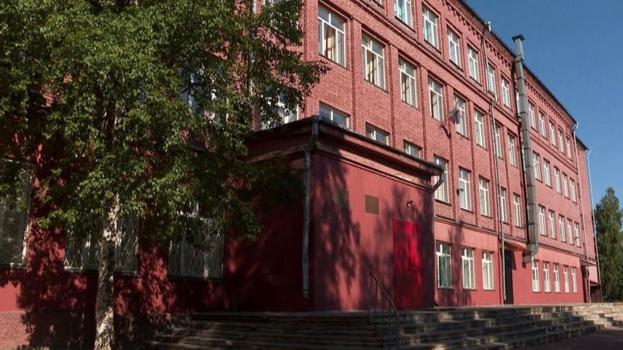 В школе номер 82 поселка Затон Архангельска преобразился спортивный зал