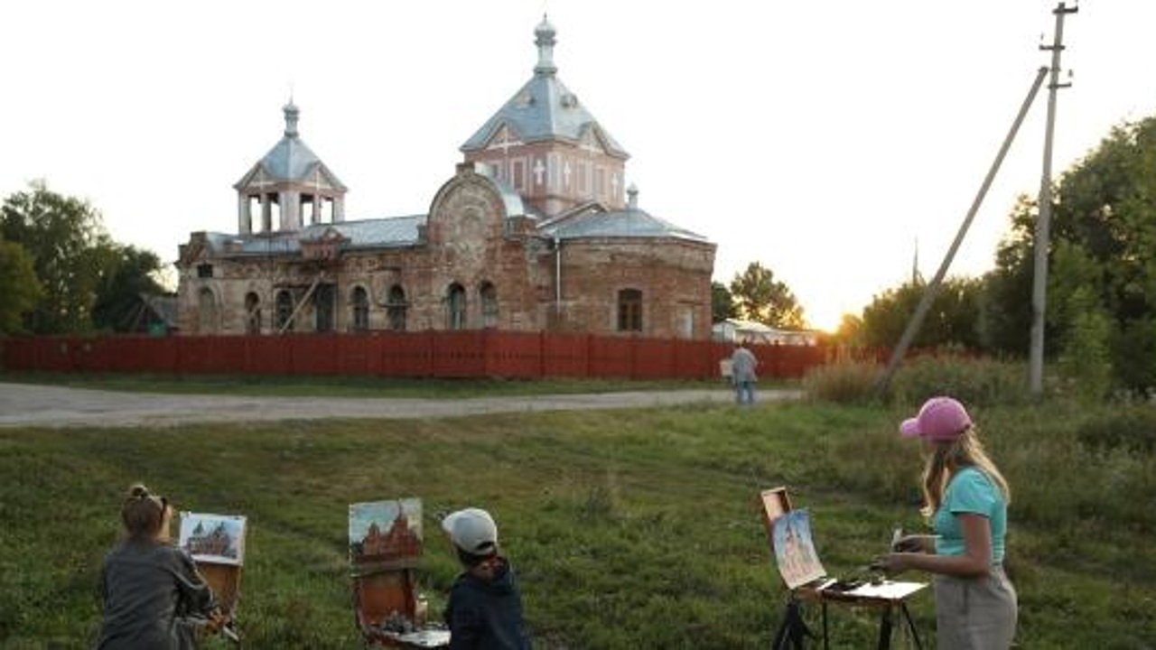 Пензенские волонтеры помогли в благоустройстве усадьбы Свиридовых