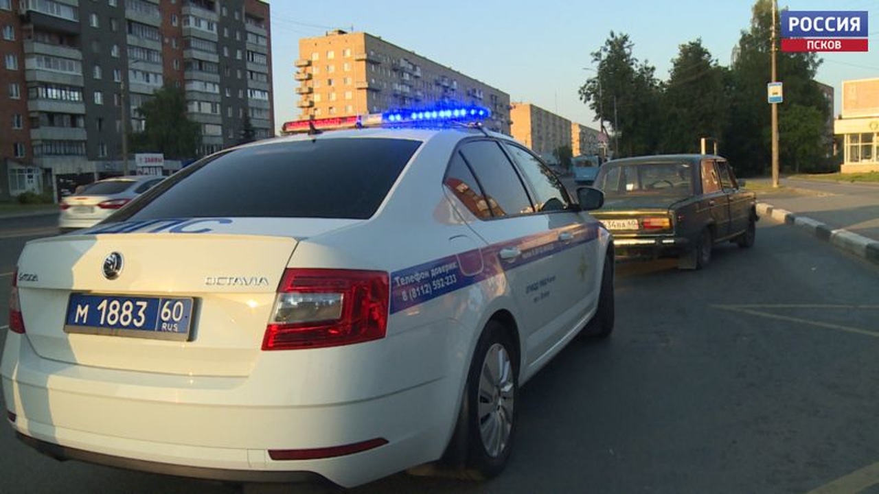 Инспекторы ГИБДД проверили соблюдение псковичами правил дорожного движения