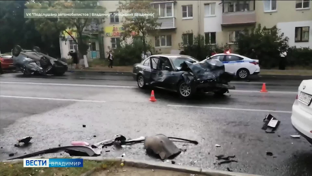 Появились подробности ДТП с перевернувшейся машиной во Владимире
