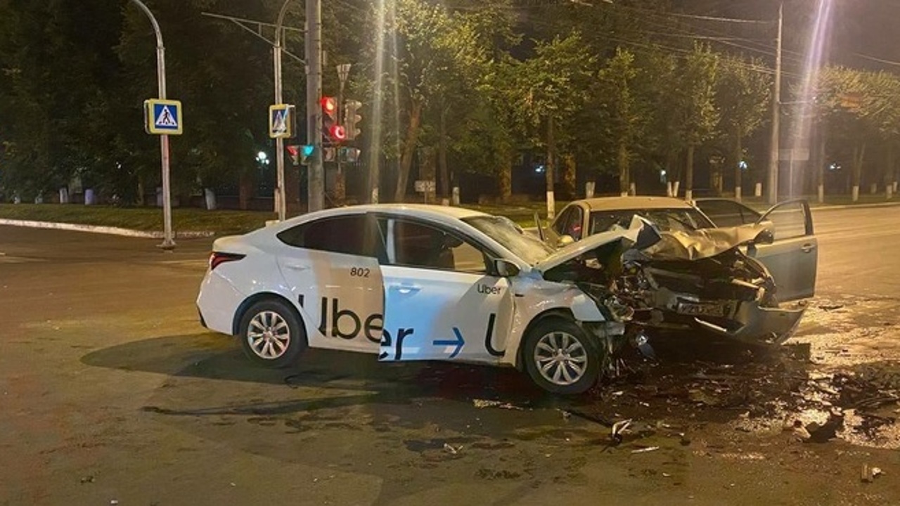 В ночном ДТП на улице Йошкар-Олы пострадали трое взрослых и ребенок