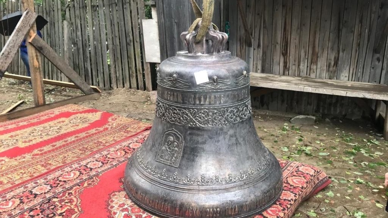 Для нового храма в Петрозаводске отлит самый большой в епархии колокол
