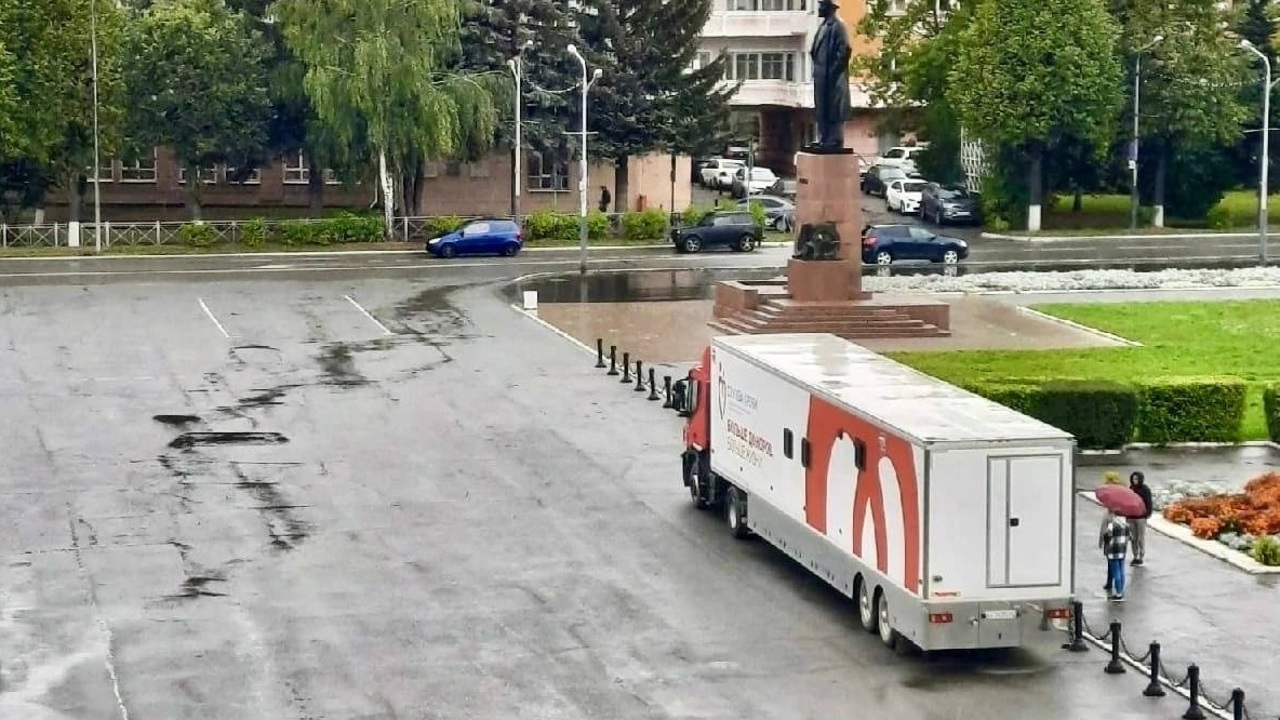 В Йошкар-Оле на площади Ленина сегодня работает мобильная станция переливания крови