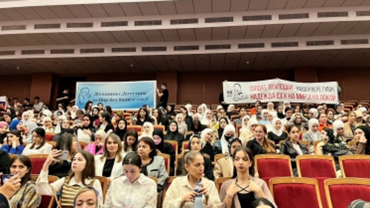 Акция "Родина-мать зовет" прошла в Махачкале