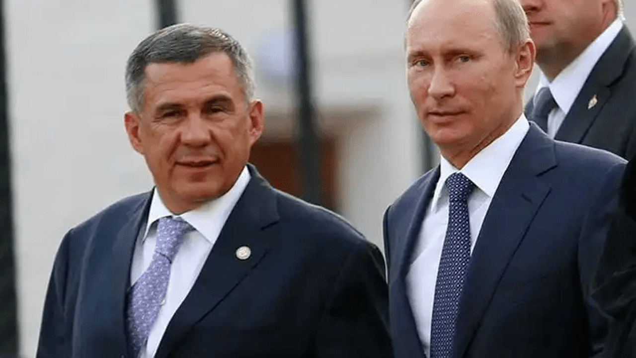 Минниханов поздравил Путина с днем рождения