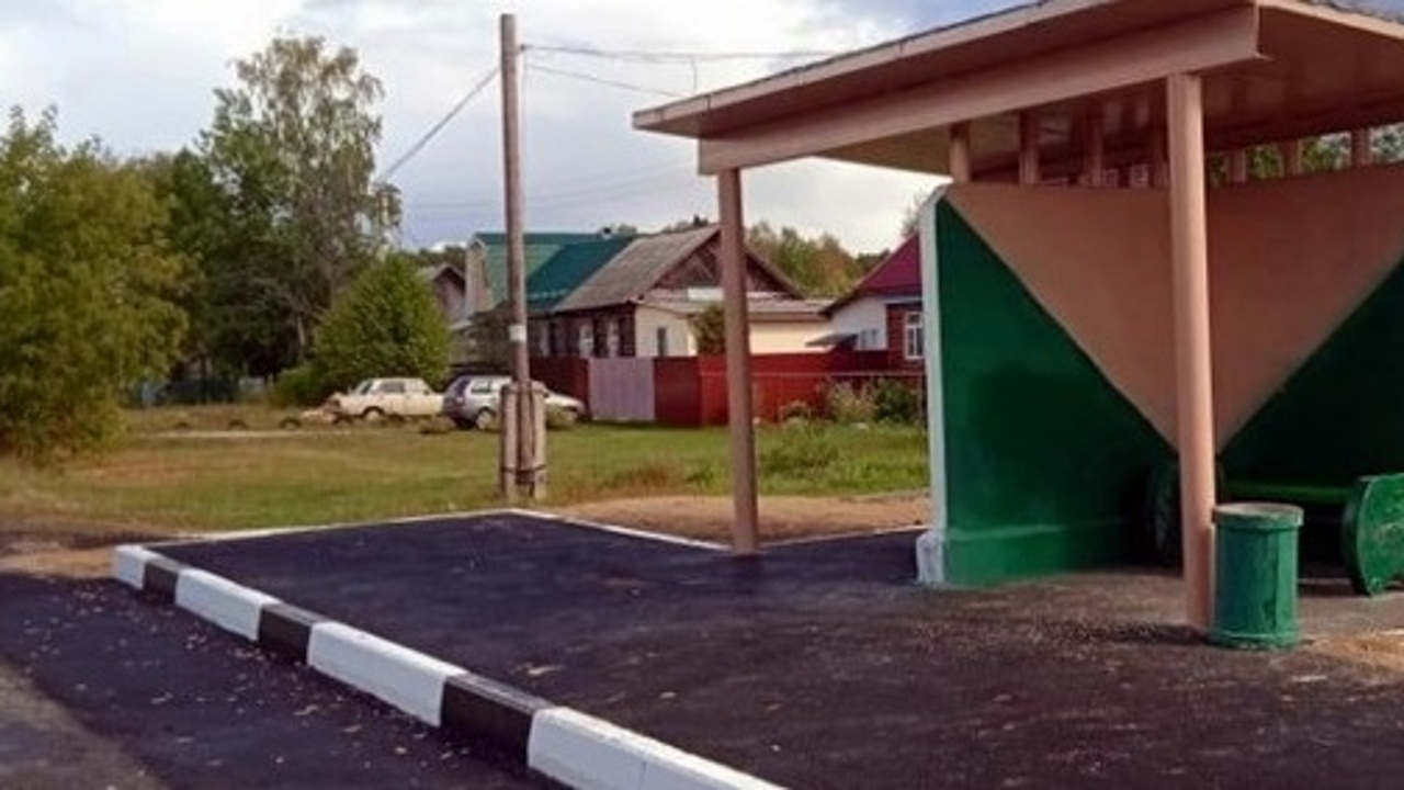 Во Владимирском регионе облагораживают сельские остановки