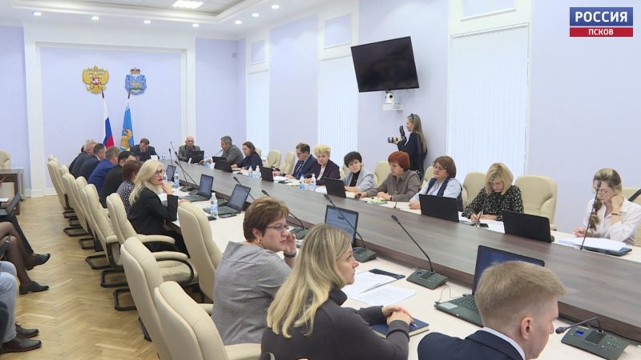 В Пскове на заседании Комитета по бюджету депутаты одобрили законопроект по освобождению мобилизованных от уплаты транспортного налога