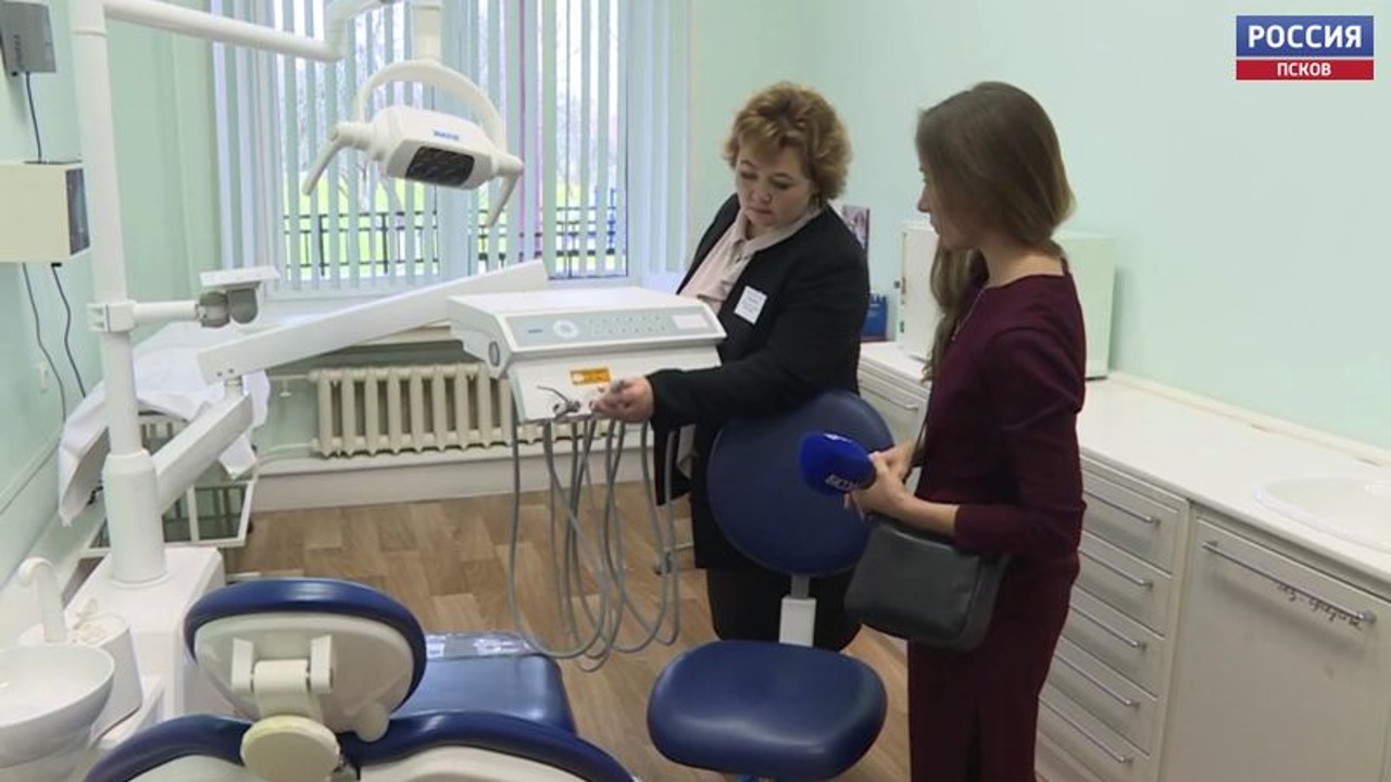 Уличные тренажёры и обновленный стоматологический кабинет передали благотворители в Пушкиногорский дом ветеранов